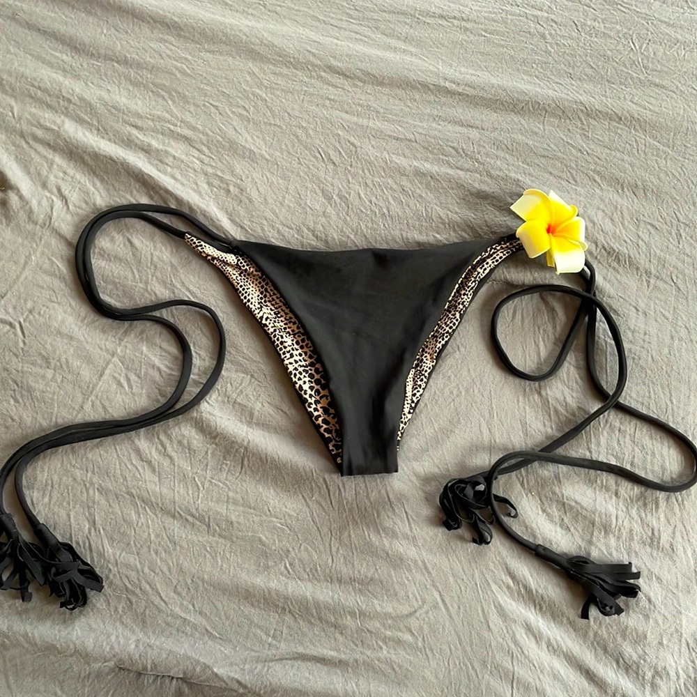 Acacia tie bottom black size Medium